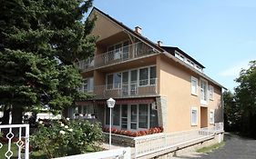Siesta Apartmanhaz Balatonfuered